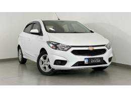 CHEVROLET - ONIX - 2019/2019 - Branca - R$ 60.900,00