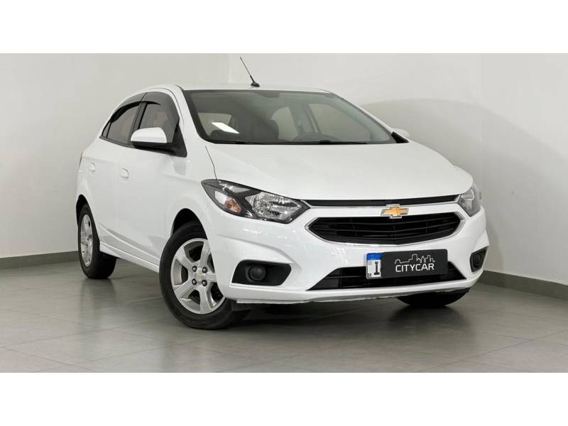 CHEVROLET - ONIX - 2019/2019 - Branca - R$ 60.900,00