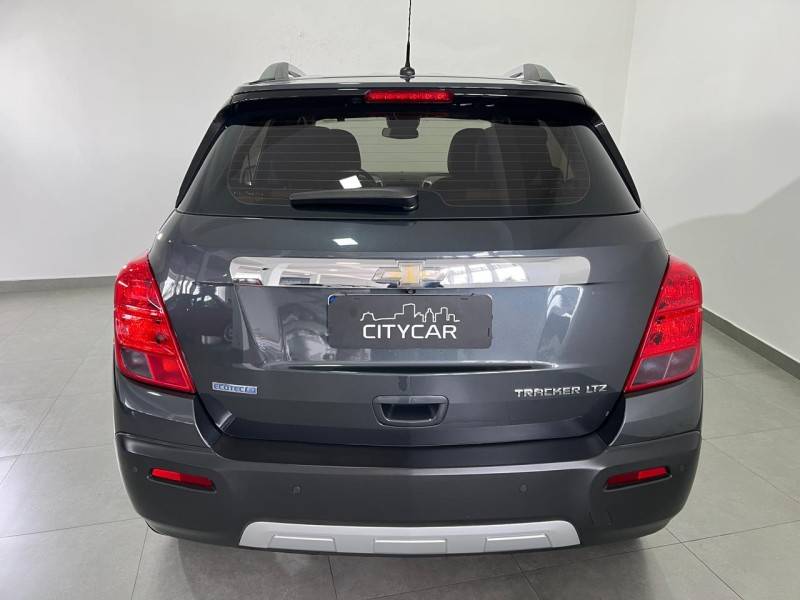 CHEVROLET - TRACKER - 2013/2014 - Cinza - R$ 73.900,00