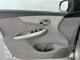 TOYOTA - COROLLA - 2011/2012 - Prata - R$ 61.900,00