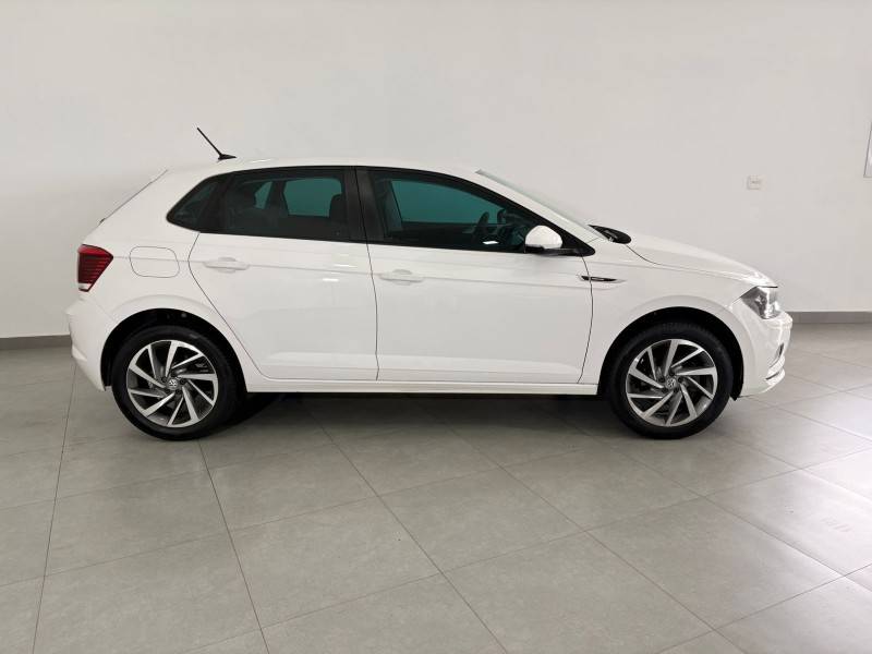 VOLKSWAGEN - POLO - 2018/2019 - Branca - R$ 83.900,00