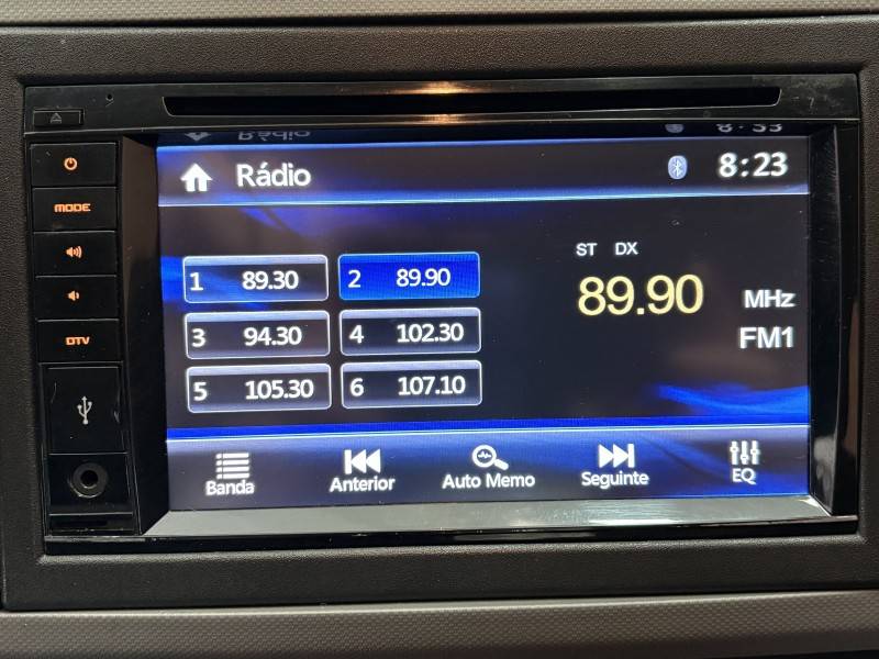 CHEVROLET - PRISMA - 2017/2018 - Branca - R$ 51.900,00