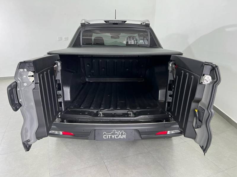 FIAT - TORO - 2022/2023 - Cinza - R$ 139.900,00