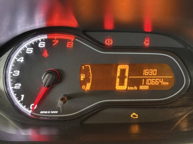 CHEVROLET - PRISMA - 2017/2018 - Branca - R$ 51.900,00