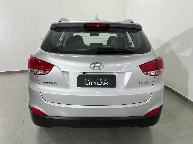 HYUNDAI - IX35 - 2010/2011 - Prata - R$ 58.900,00