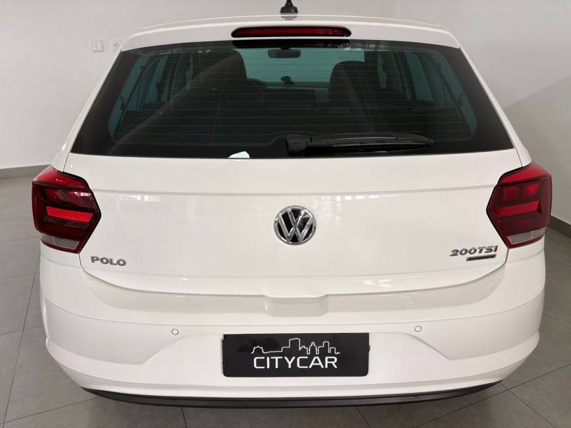 VOLKSWAGEN - POLO - 2018/2019 - Branca - R$ 83.900,00