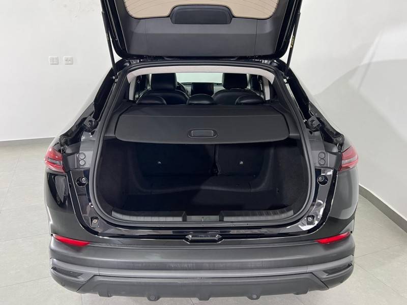 FIAT - FASTBACK - 2023/2024 - Preta - R$ 104.900,00