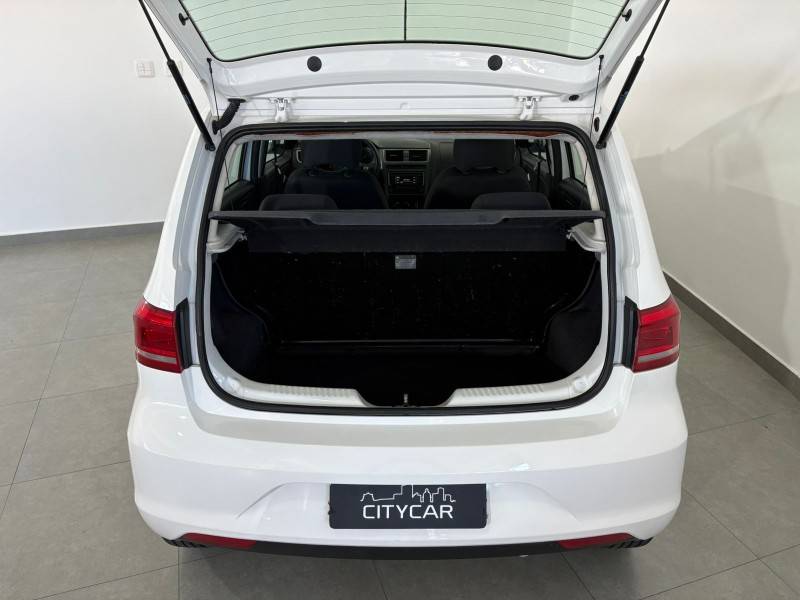 VOLKSWAGEN - FOX - 2015/2016 - Branca - R$ 51.900,00