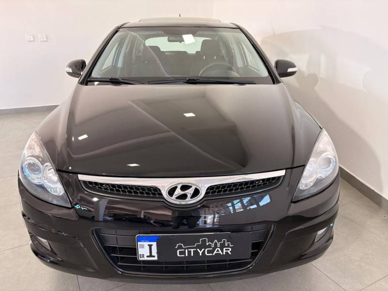 HYUNDAI - I30 - 2011/2012 - Preta - R$ 50.900,00