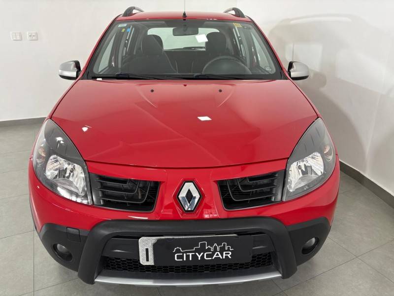 RENAULT - SANDERO - 2011/2011 - Vermelha - R$ 39.900,00