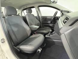 VOLKSWAGEN - VOYAGE - 2018/2019 - Branca - R$ 66.900,00