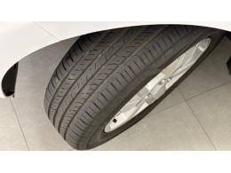 CHEVROLET - ONIX - 2019/2019 - Branca - R$ 60.900,00