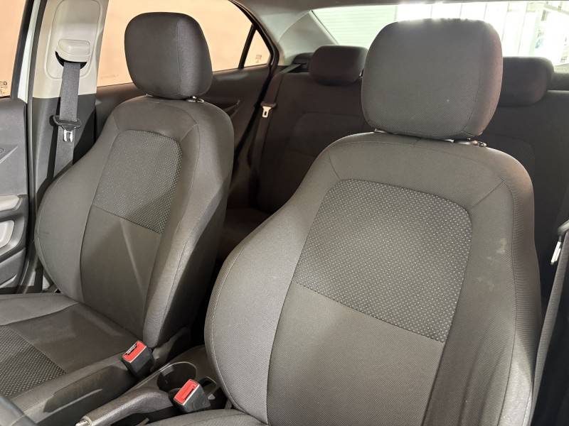 CHEVROLET - PRISMA - 2017/2018 - Branca - R$ 51.900,00