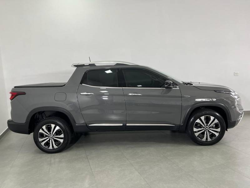 FIAT - TORO - 2022/2023 - Cinza - R$ 139.900,00