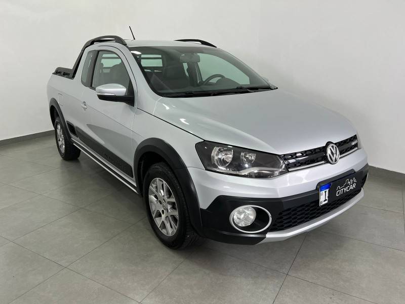 VOLKSWAGEN - SAVEIRO - 2013/2014 - Prata - R$ 65.900,00