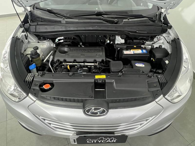 HYUNDAI - IX35 - 2010/2011 - Prata - R$ 58.900,00