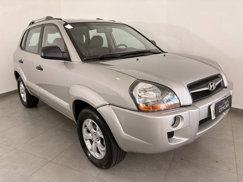 HYUNDAI - TUCSON - 2009/2010 - Prata - R$ 42.900,00