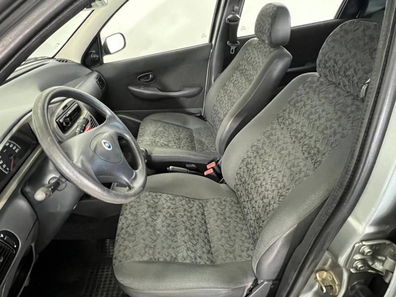 FIAT - PALIO - 2006/2007 - Cinza - R$ 28.900,00