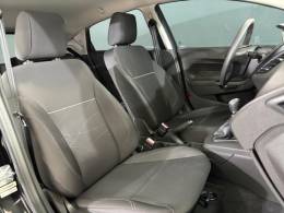 FORD - FIESTA - 2016/2017 - Preta - R$ 56.900,00