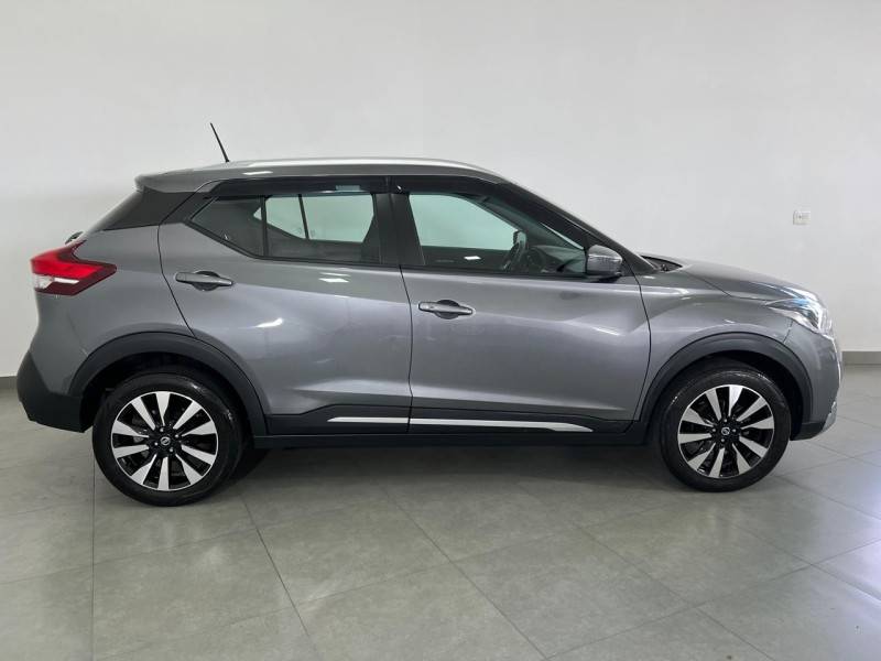 NISSAN - KICKS - 2018/2019 - Cinza - R$ 82.900,00