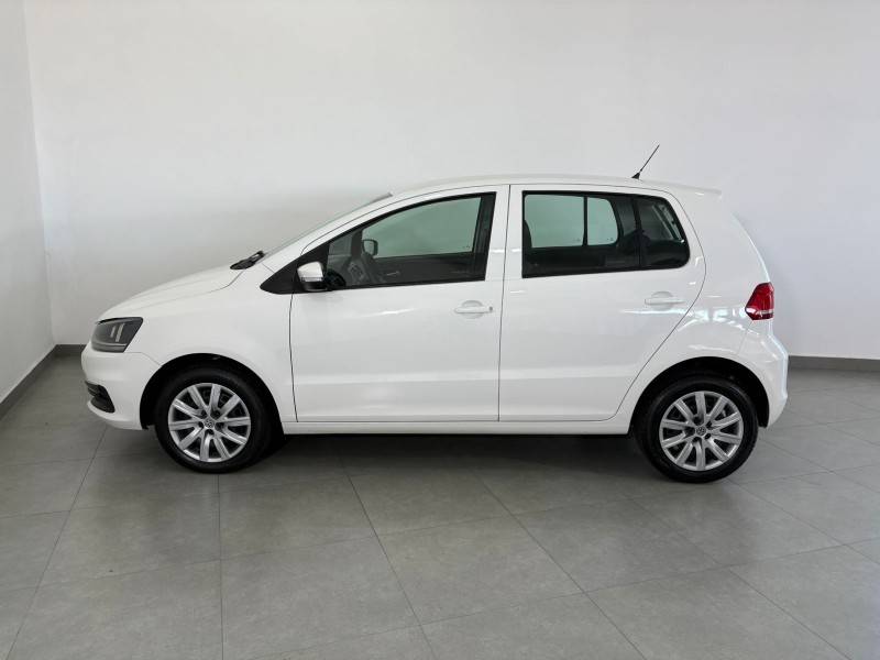 VOLKSWAGEN - FOX - 2015/2016 - Branca - R$ 51.900,00