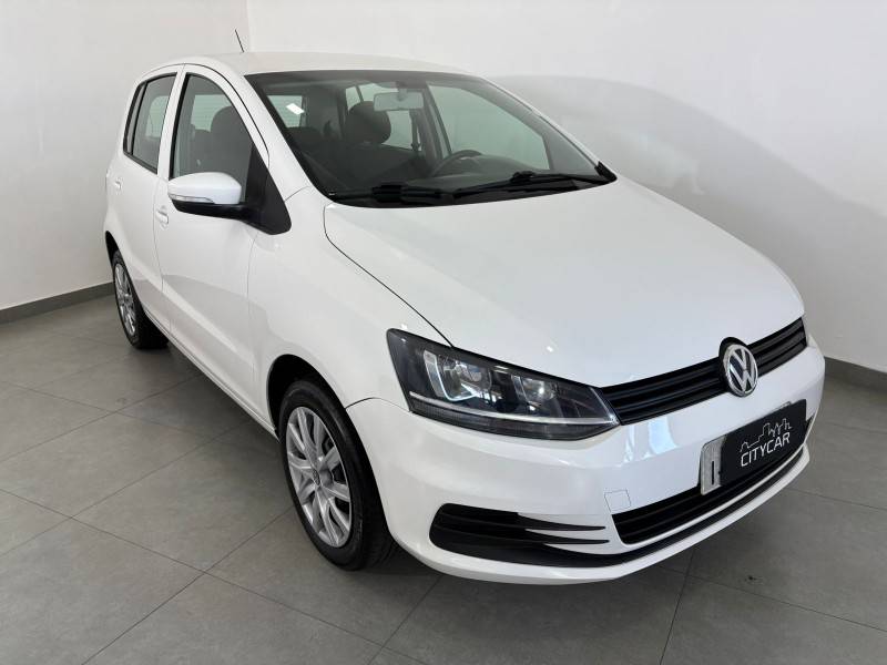 VOLKSWAGEN - FOX - 2015/2016 - Branca - R$ 51.900,00