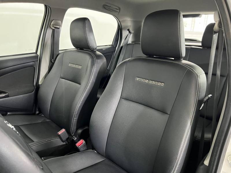 TOYOTA - ETIOS CROSS - 2016/2016 - Branca - R$ 53.900,00