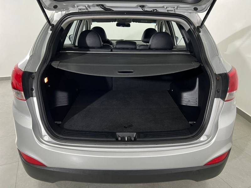 HYUNDAI - IX35 - 2010/2011 - Prata - R$ 58.900,00