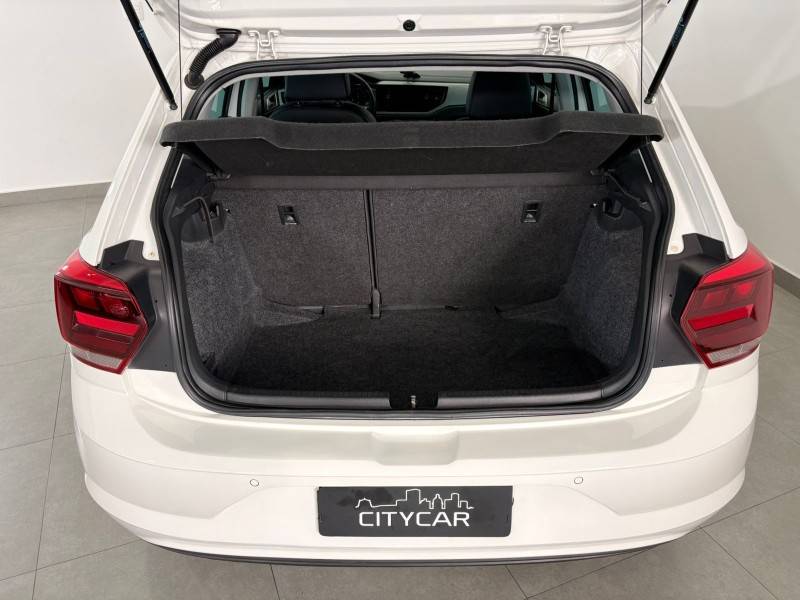 VOLKSWAGEN - POLO - 2018/2019 - Branca - R$ 83.900,00