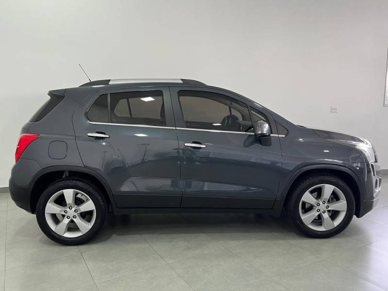 CHEVROLET - TRACKER - 2013/2014 - Cinza - R$ 73.900,00