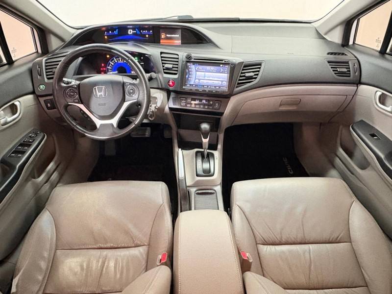 HONDA - CIVIC - 2015/2016 - Branca - R$ 83.900,00