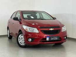 CHEVROLET - ONIX - 2017/2018 - Vermelha - R$ 50.900,00
