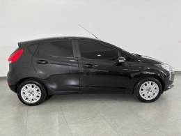 FORD - FIESTA - 2016/2017 - Preta - R$ 56.900,00