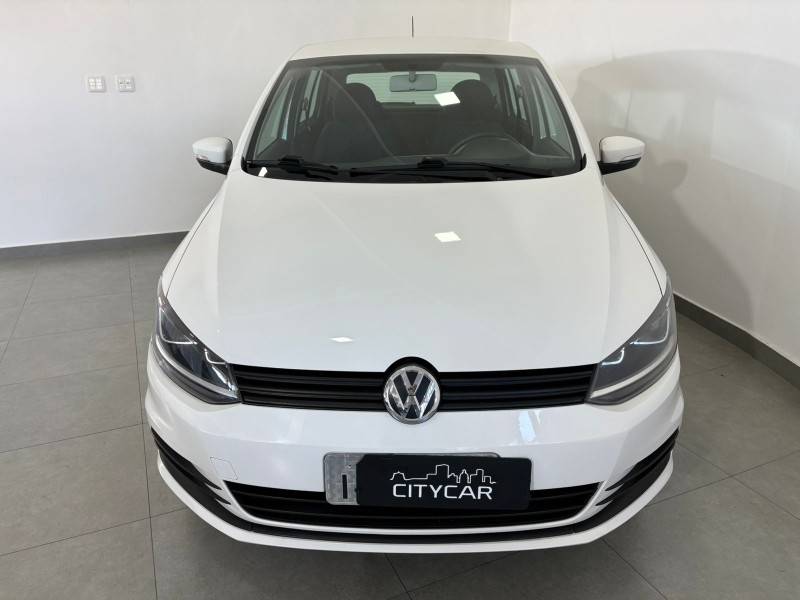 VOLKSWAGEN - FOX - 2015/2016 - Branca - R$ 51.900,00