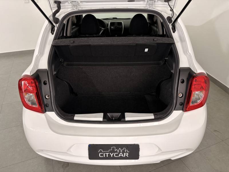 NISSAN - MARCH - 2017/2018 - Branca - R$ 49.900,00