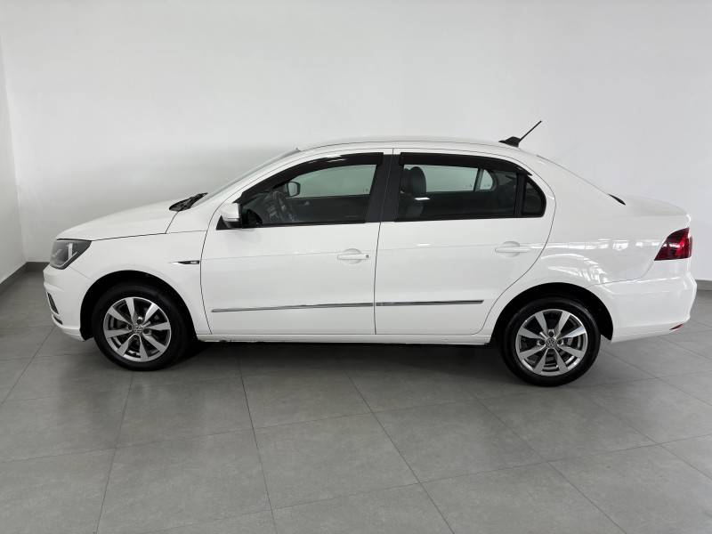 VOLKSWAGEN - VOYAGE - 2018/2019 - Branca - R$ 66.900,00