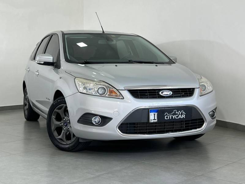 FORD - FOCUS - 2013/2013 - Prata - R$ 57.900,00