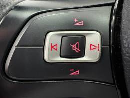 VOLKSWAGEN - FOX - 2015/2016 - Branca - R$ 51.900,00