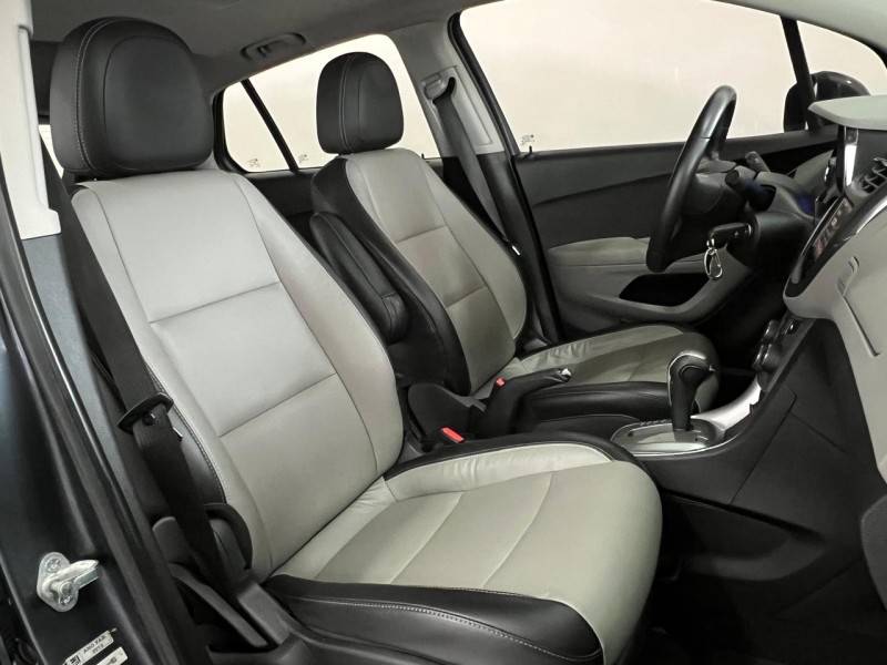 CHEVROLET - TRACKER - 2013/2014 - Cinza - R$ 73.900,00