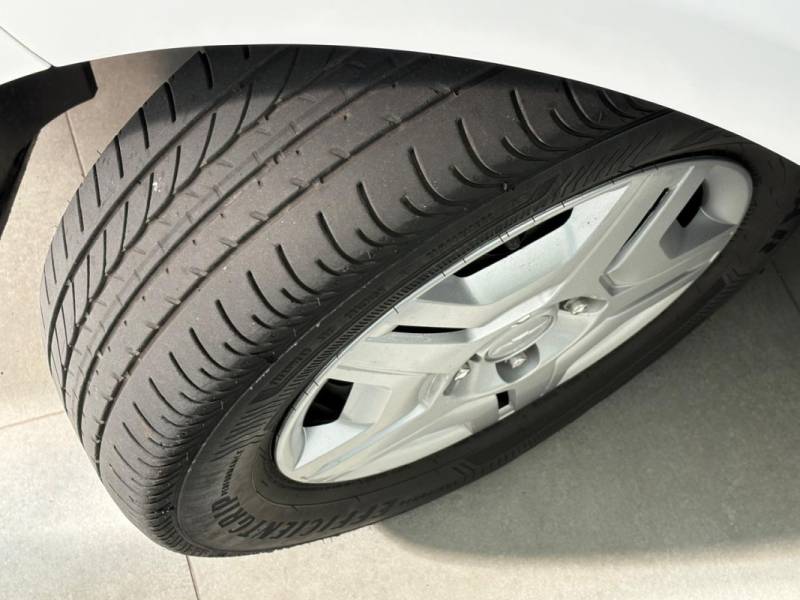 CHEVROLET - PRISMA - 2017/2018 - Branca - R$ 51.900,00