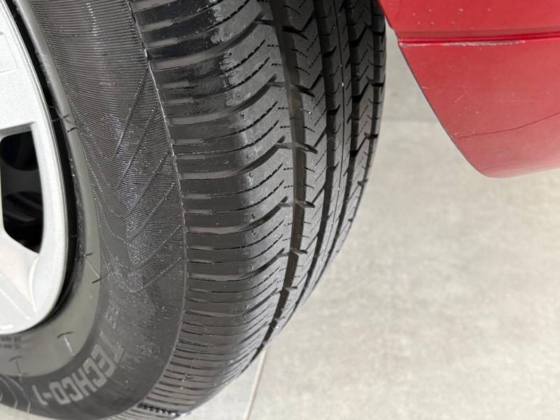 CHEVROLET - ONIX - 2017/2018 - Vermelha - R$ 50.900,00