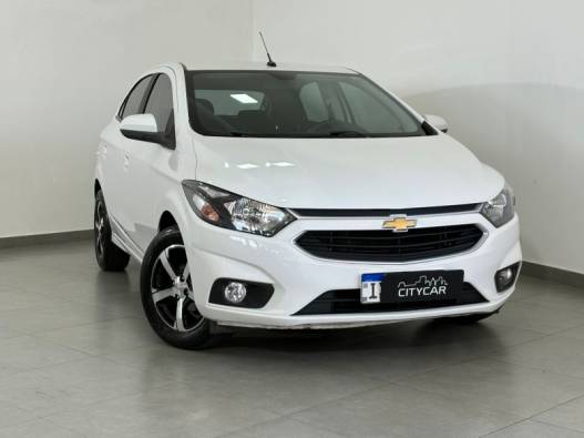 CHEVROLET - ONIX - 2017/2018 - Branca - R$ 68.900,00