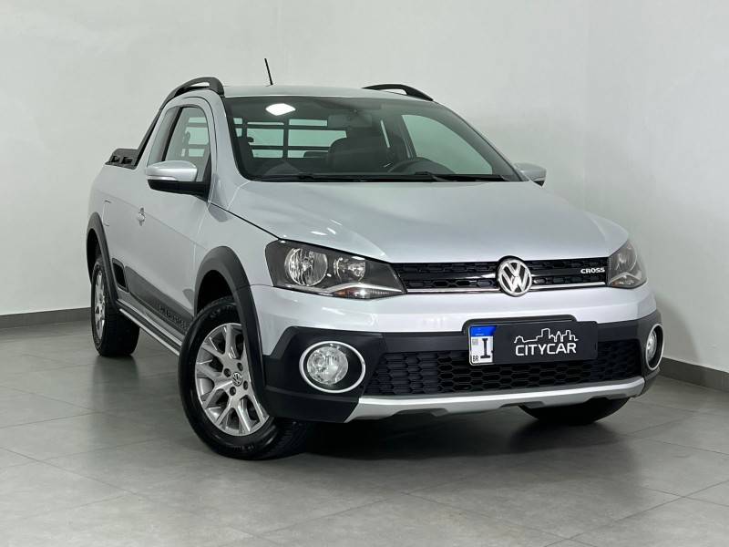 VOLKSWAGEN - SAVEIRO - 2013/2014 - Prata - R$ 65.900,00