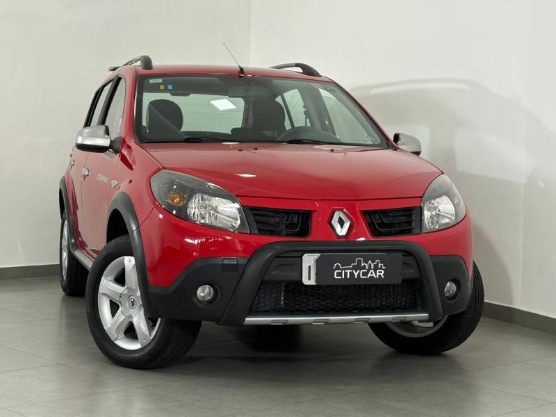 RENAULT - SANDERO - 2011/2011 - Vermelha - R$ 39.900,00