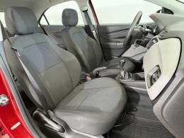 CHEVROLET - ONIX - 2017/2018 - Vermelha - R$ 50.900,00