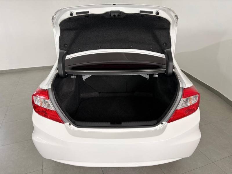 HONDA - CIVIC - 2015/2016 - Branca - R$ 83.900,00