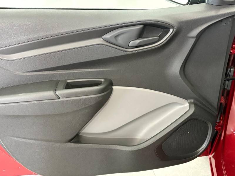 CHEVROLET - ONIX - 2017/2018 - Vermelha - R$ 50.900,00