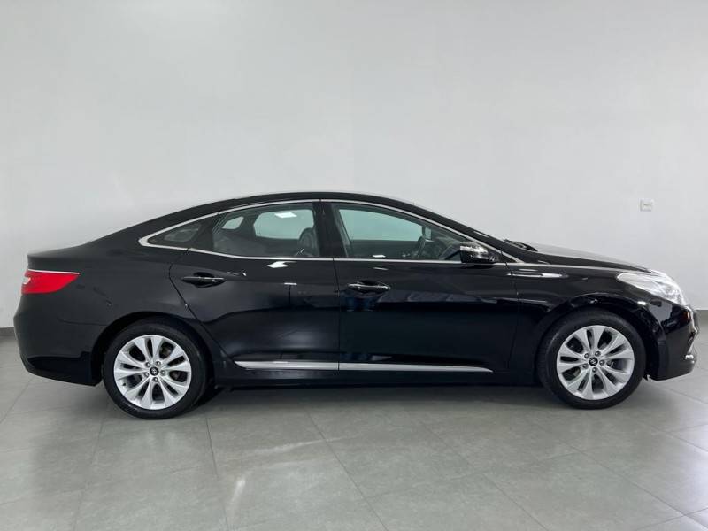HYUNDAI - AZERA - 2012/2013 - Preta - R$ 73.900,00