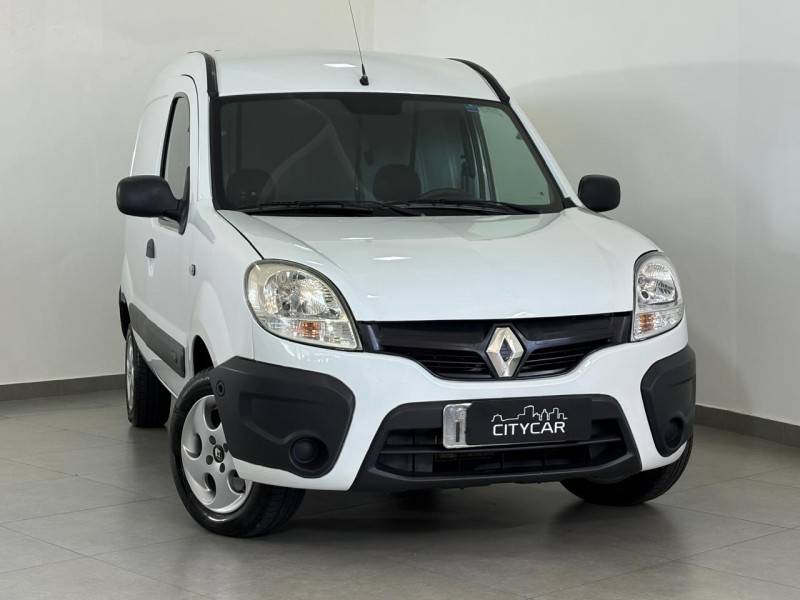 RENAULT - KANGOO - 2014/2015 - Branca - R$ 47.900,00