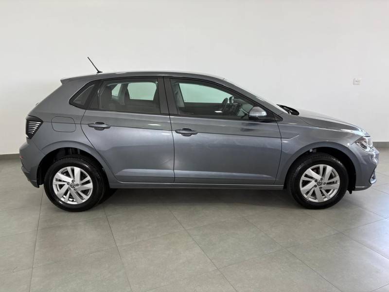 VOLKSWAGEN - POLO - 2023/2023 - Cinza - R$ 79.900,00